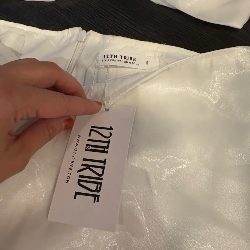 12th Tribe Molly Bridal Set Bows Shiny Sheer Small NWT - Picture 7 of 11